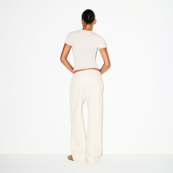 Skims Cotton Fleece Classic Straight Leg Pants Size Small NWT in Oatmeal Heather - Picture 2 of 6